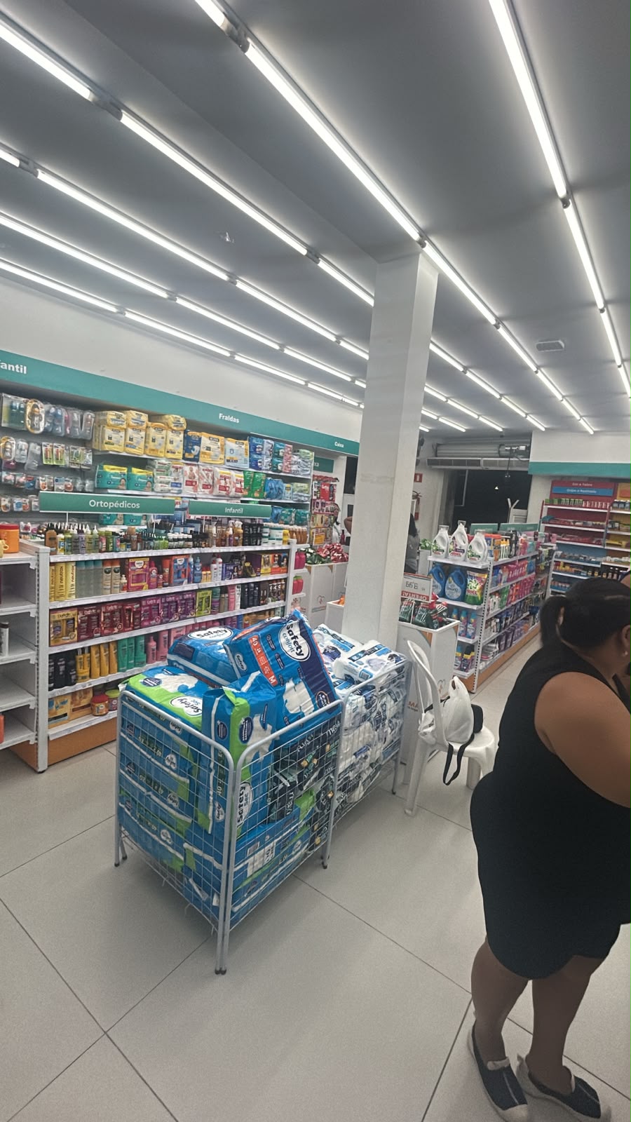 Área de produtos infantis, fraldas e ortopédicos